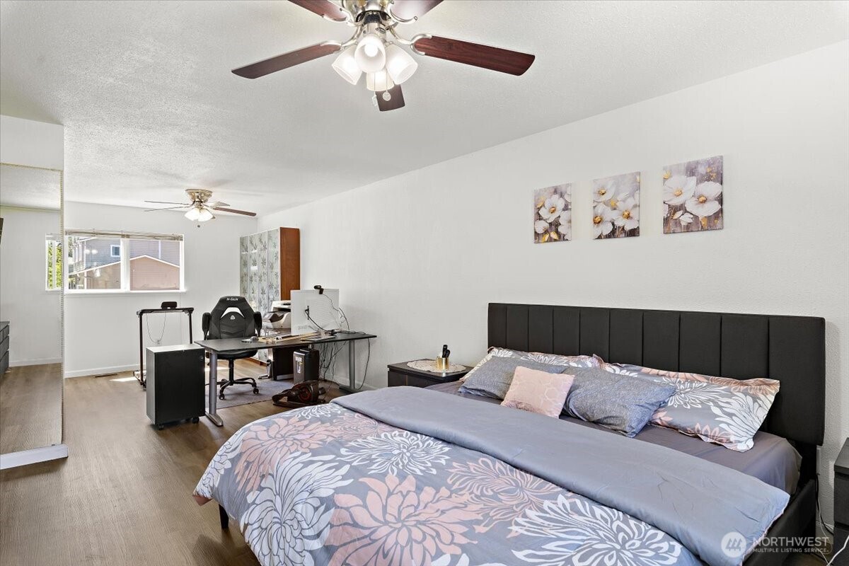 2802 Northeast 23rd Place Renton, WA 98056 - Photo 9 of 26