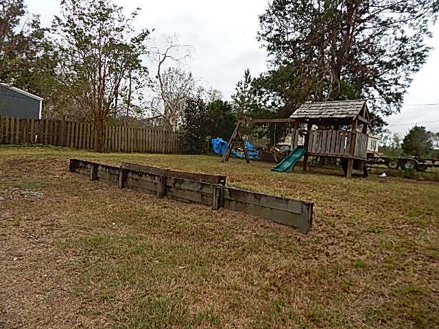 15964 Barlow Road Loxley, AL 36551 - Photo 4 of 19 Side Yard