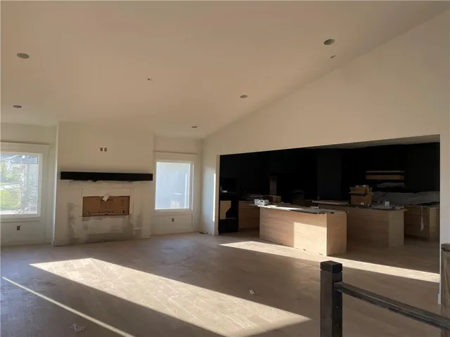 $1,100,000 | 22426 West 87th Terrace, Lenexa, KS 66227