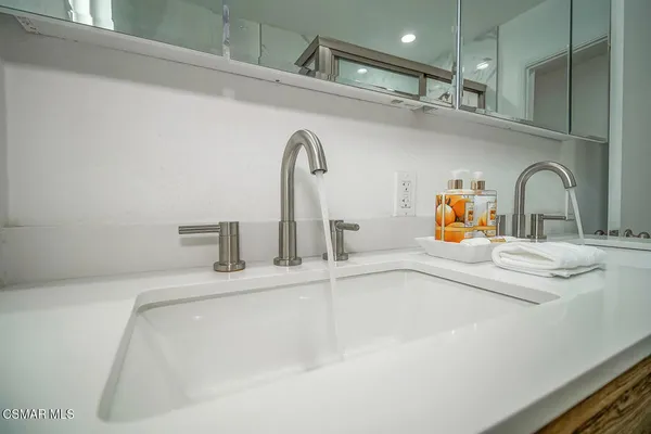 $950,000 | 1520 West 107th Street, Los Angeles, CA 90047