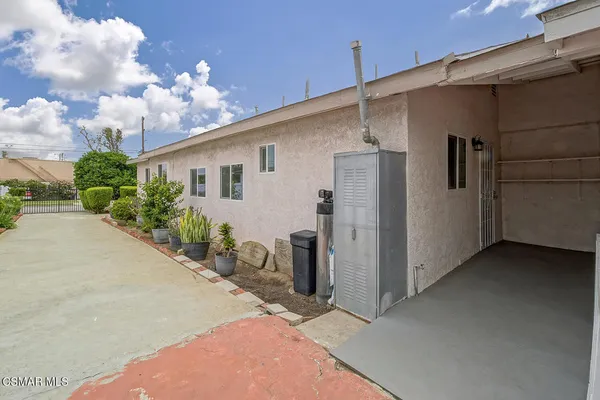 $950,000 | 1520 West 107th Street, Los Angeles, CA 90047