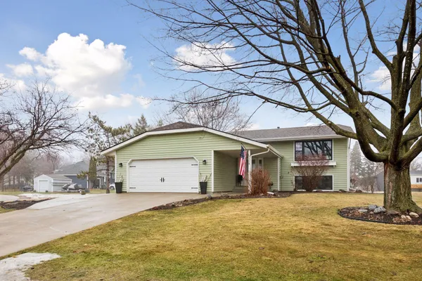 $469,900 | 316 Lakeview Terrace Boulevard, Waconia, MN 55387