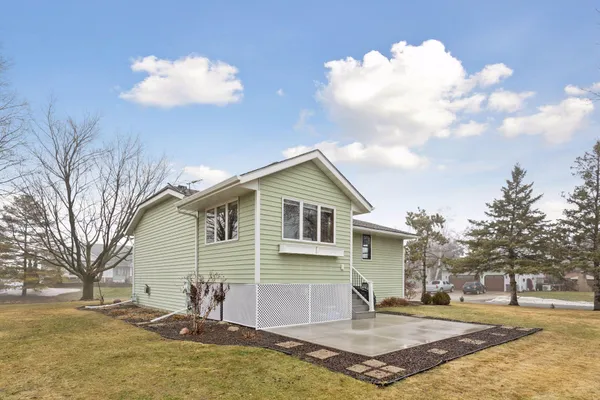 $469,900 | 316 Lakeview Terrace Boulevard, Waconia, MN 55387