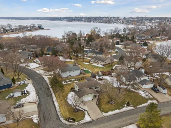 $469,900 | 316 Lakeview Terrace Boulevard, Waconia, MN 55387