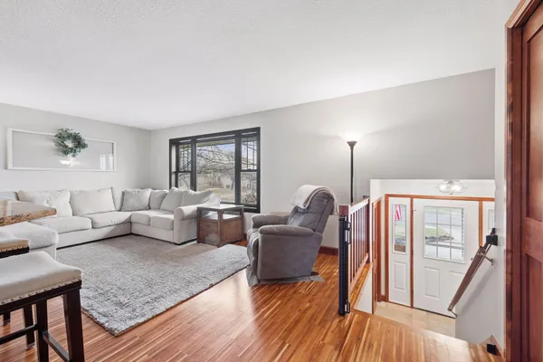 $469,900 | 316 Lakeview Terrace Boulevard, Waconia, MN 55387