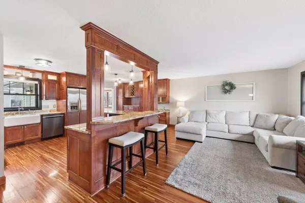 $469,900 | 316 Lakeview Terrace Boulevard, Waconia, MN 55387