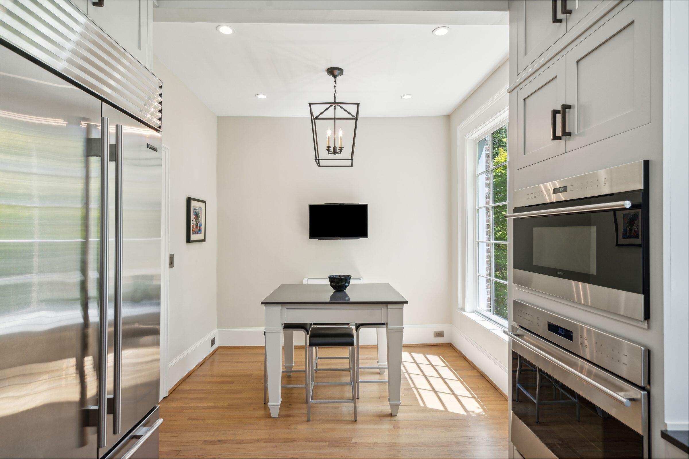 149 South Battery Charleston, SC 29401 - Photo 16 of 45 149 S Battery Kitchen