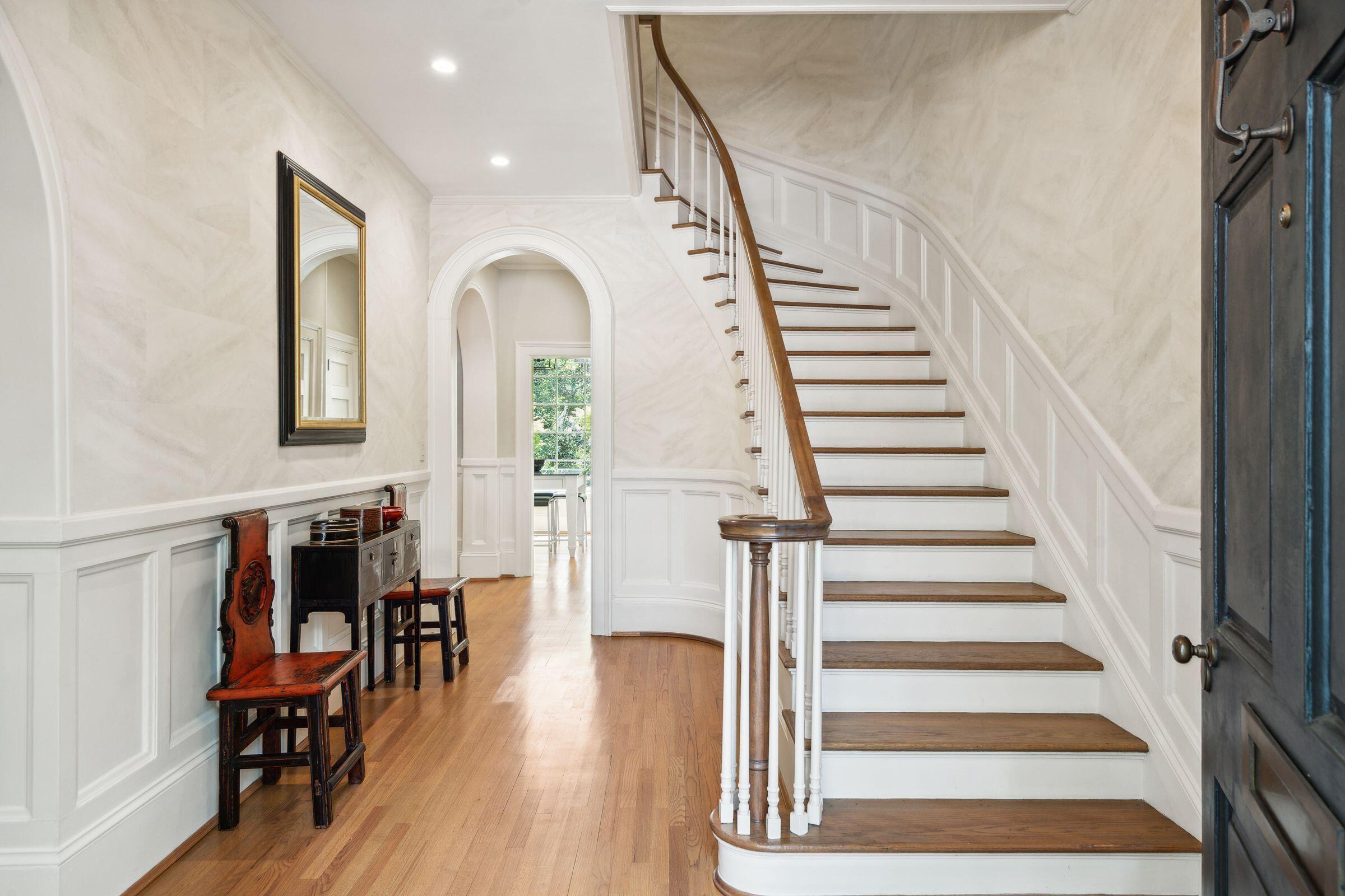 149 South Battery Charleston, SC 29401 - Photo 4 of 45 149 S Battery Enterance