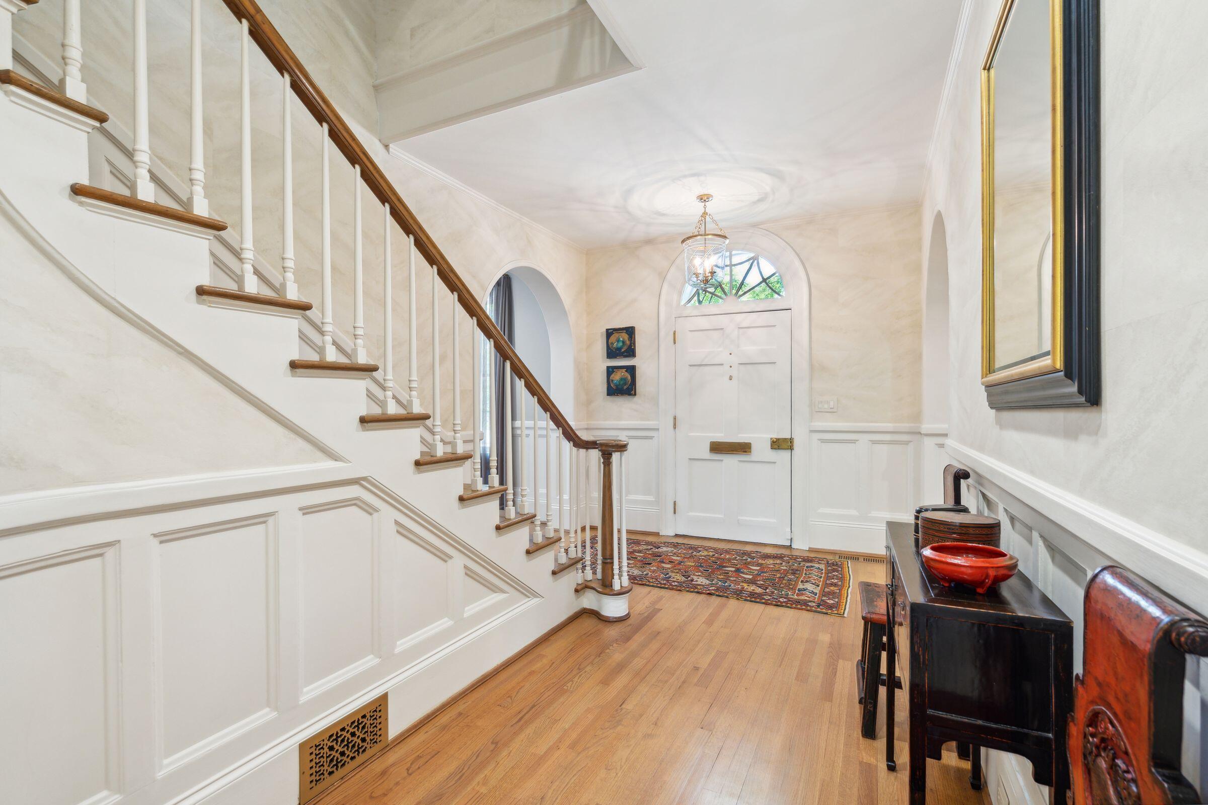 149 South Battery Charleston, SC 29401 - Photo 5 of 45 149 S Battery Staircase