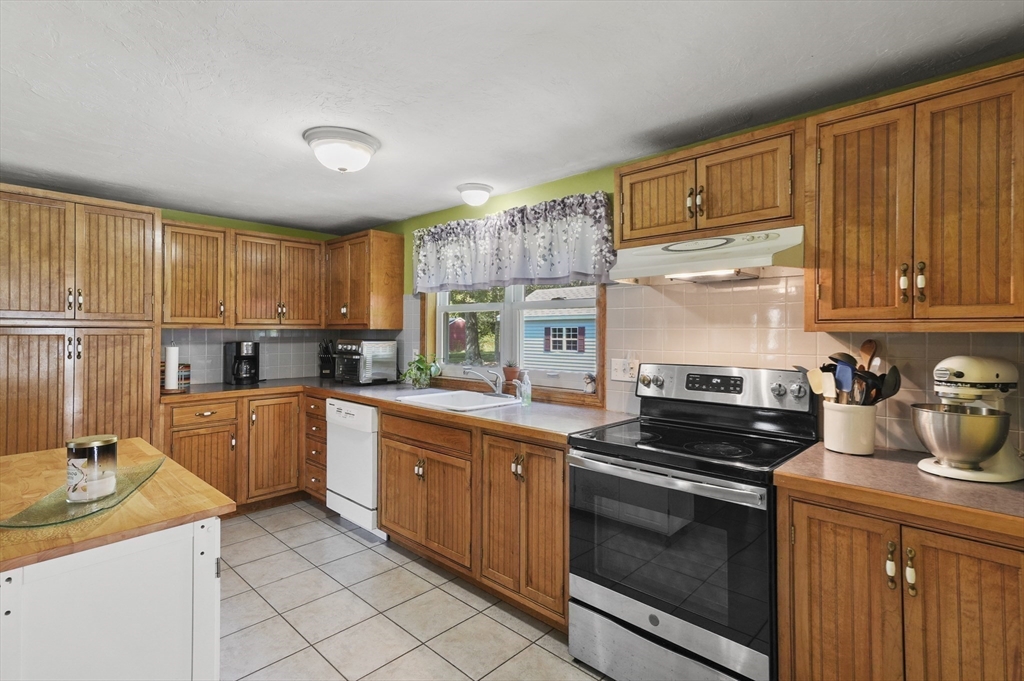 26 Henry Marsh Road Dudley, MA 01571 - Photo 11 of 40 Gallery Image 11