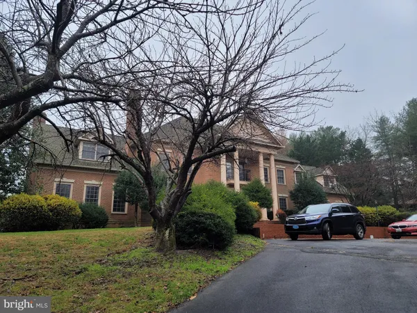 $2,150,000 | 8926 Harvest Square Court, Rockville, MD 20854