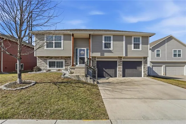 $335,000 | 702 Emily Avenue, Belton, MO 64012