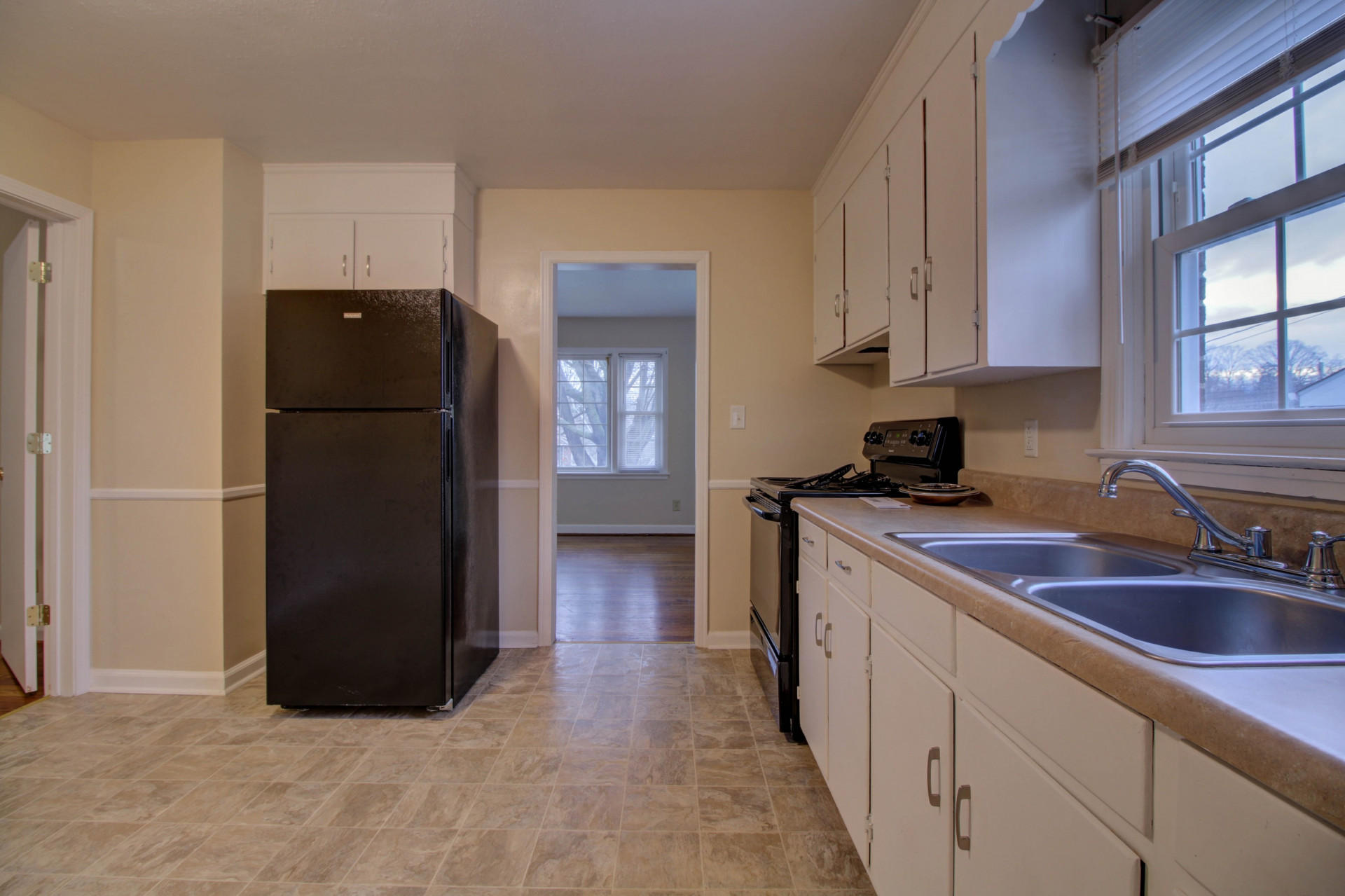 4939 Pomeroy Road Northwest Roanoke, VA 24017 - Photo 5 of 15 fhd_IMG_3652_3_4_5_6_7_8_4758147