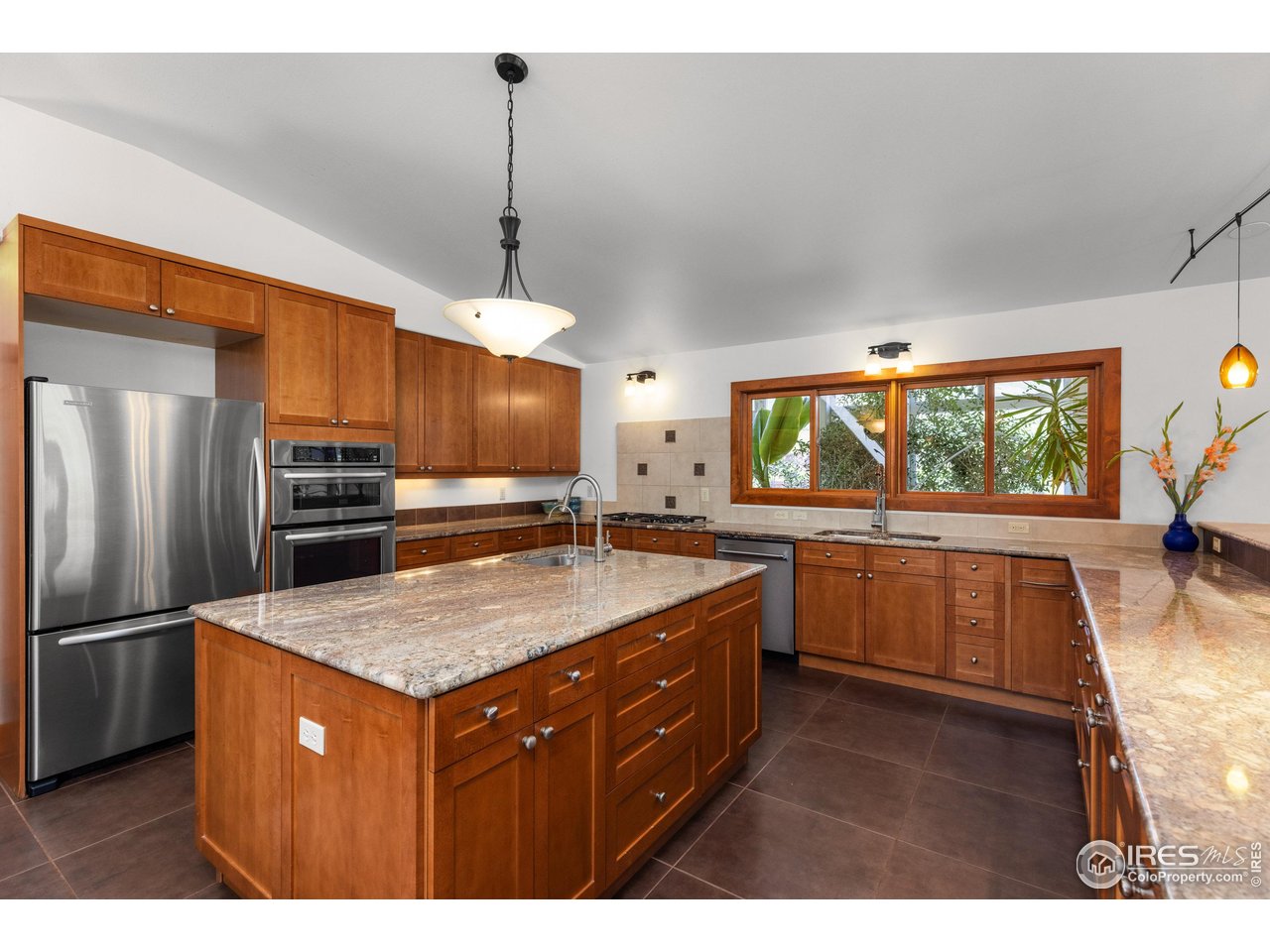 108 Lone Star Road Lyons, CO 80540 - Photo 8 of 43