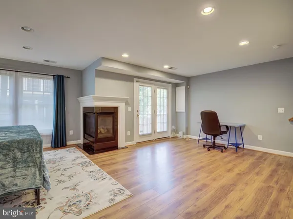$3,700 | 8410 Chaucer House Court, Lorton, VA 22079