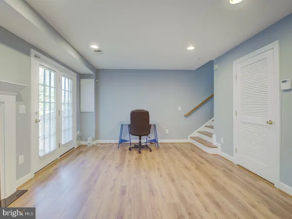 $3,700 | 8410 Chaucer House Court, Lorton, VA 22079