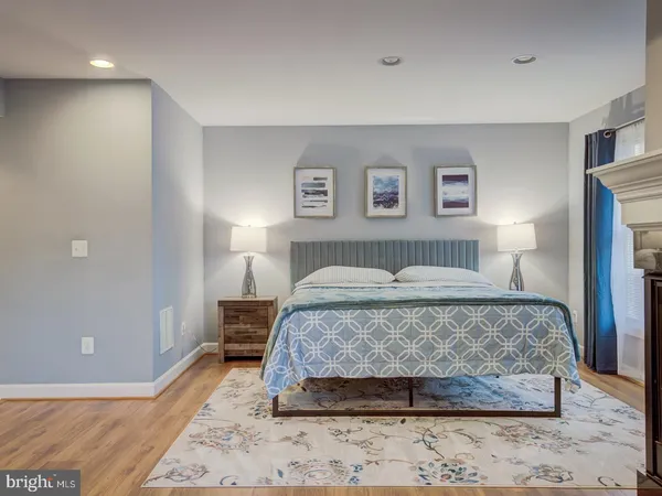 $3,700 | 8410 Chaucer House Court, Lorton, VA 22079