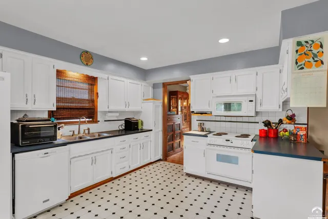 $325,000 | 2556 Jasu Drive, Lawrence, KS 66046