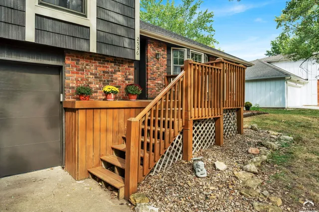 $325,000 | 2556 Jasu Drive, Lawrence, KS 66046