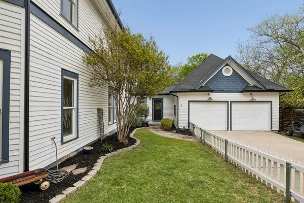 $1,300,000 | 610 North Church Street, McKinney, TX 75069