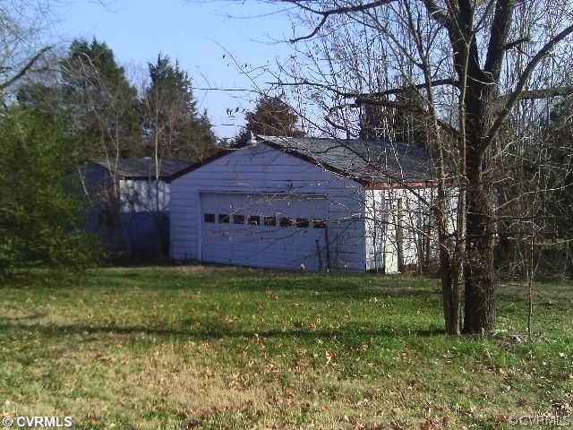 11240 Howard Road Amelia Court House, VA 23002 - Photo 3 of 3 Parking Lot/Garage