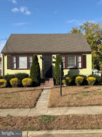 a view of a house with entertaining space