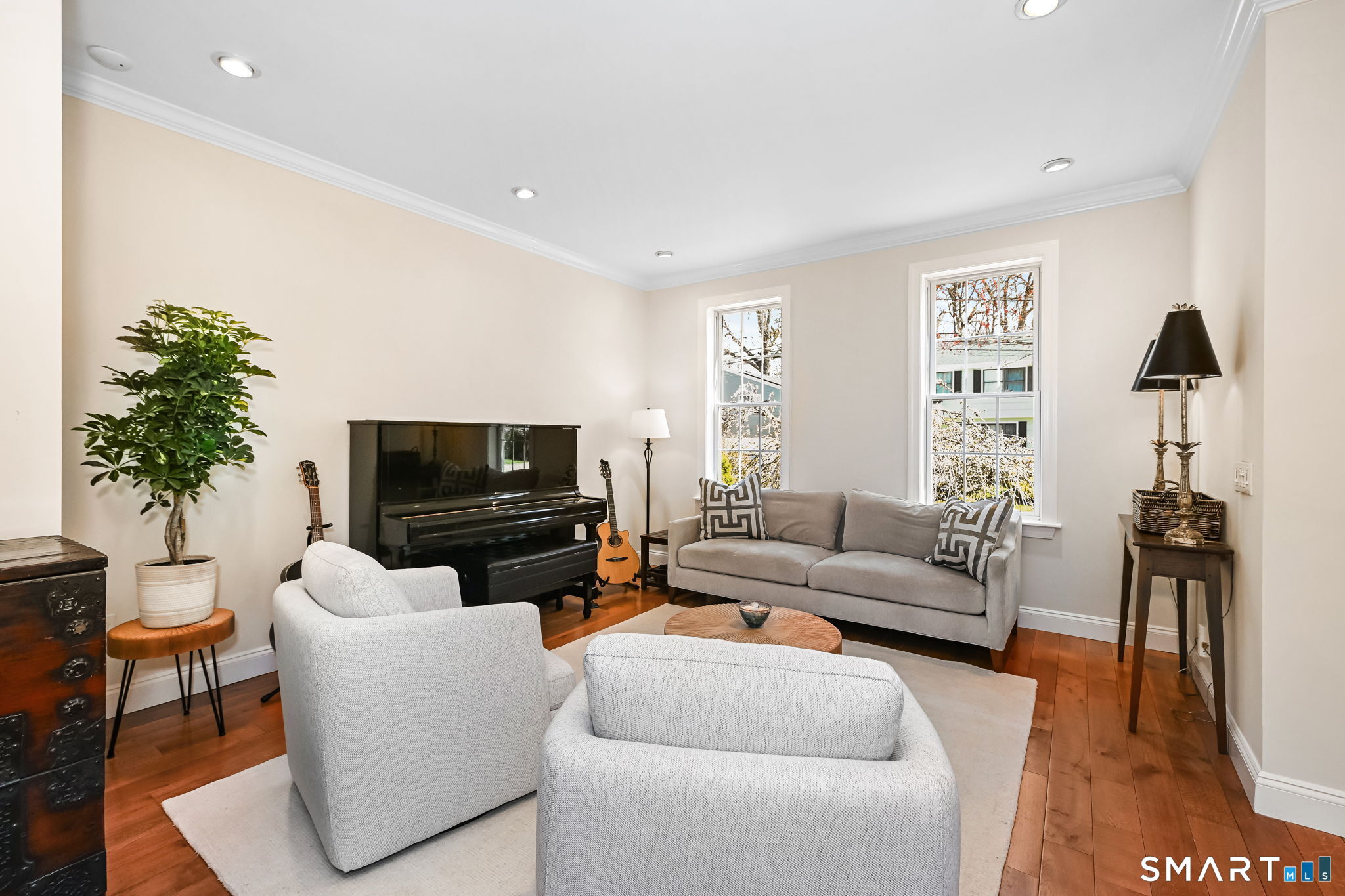 50 Berkeley Road Fairfield, CT 06825 - Photo 5 of 36 Alt. view living room