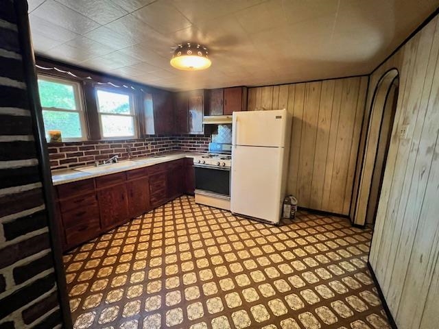 913 South 15th Avenue Freeport, IL 61032 - Photo 7 of 13