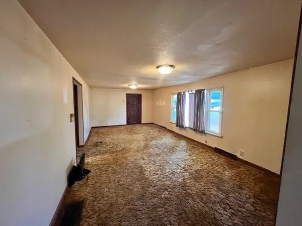 $85,000 | 913 South 15th Avenue, Freeport, IL 61032