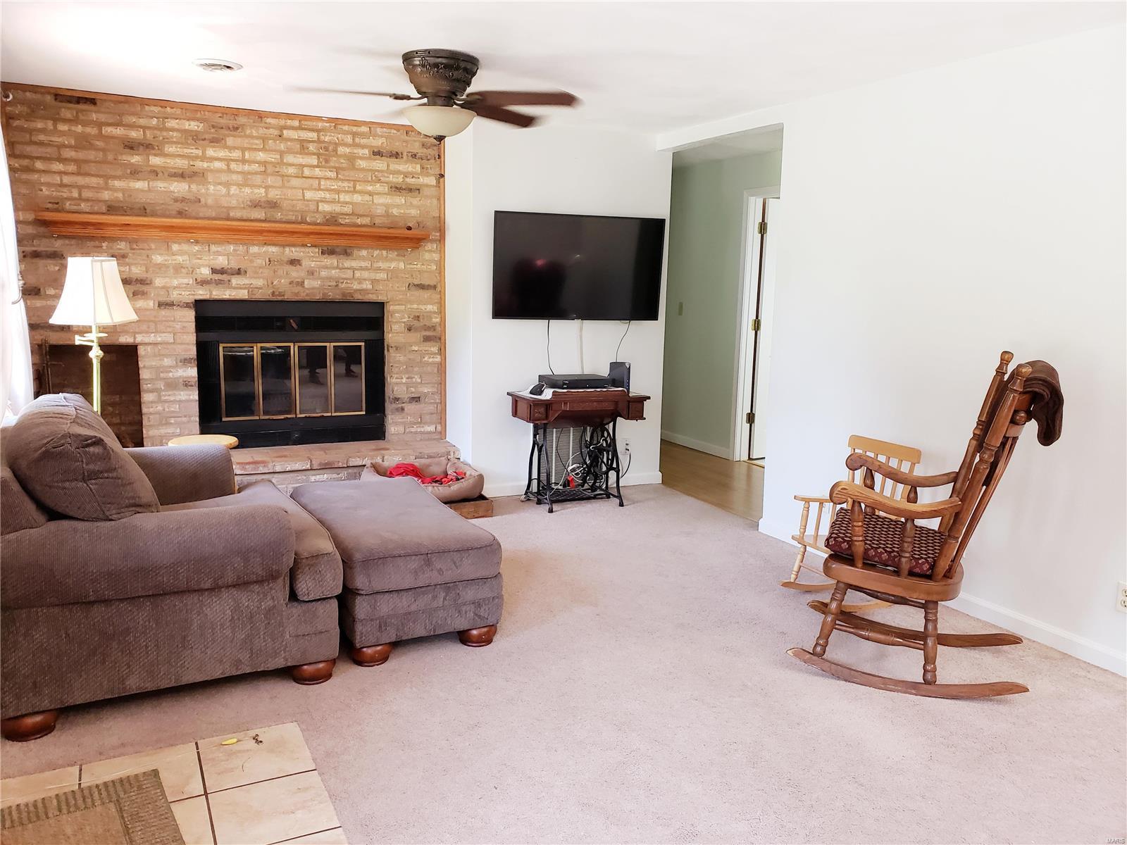 607 Bauer Road Troy, IL 62294 - Photo 12 of 37