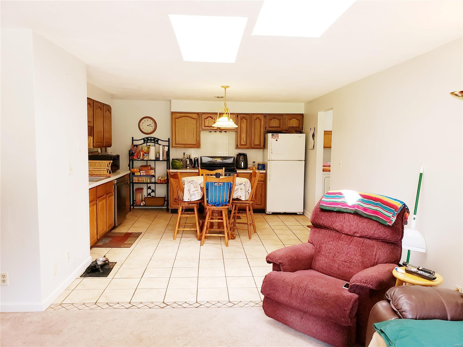 607 Bauer Road Troy, IL 62294 - Photo 5 of 37