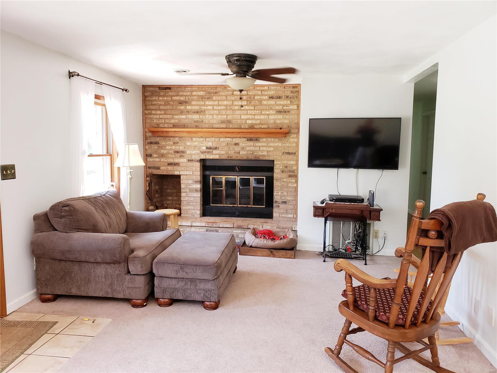 607 Bauer Road Troy, IL 62294 - Photo 10 of 37