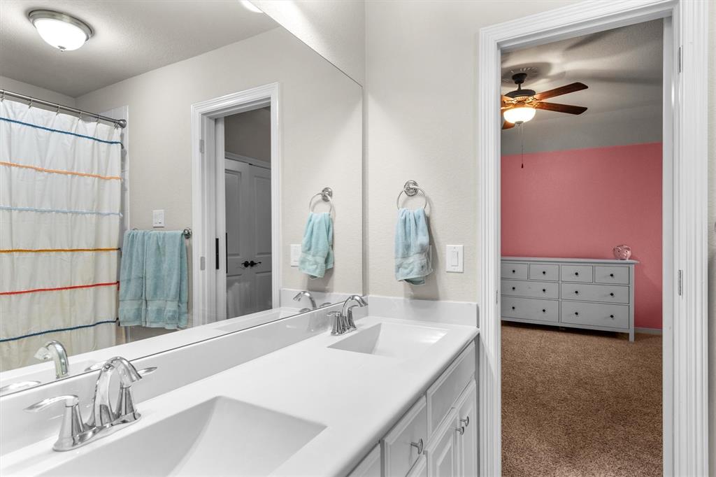 1024 Highpoint Way Roanoke, TX 76262 - Photo 20 of 29 Gallery Image 20