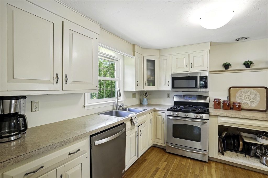 37 Eastview Road Hopkinton, MA 01748 - Photo 11 of 38 Gallery Image 11