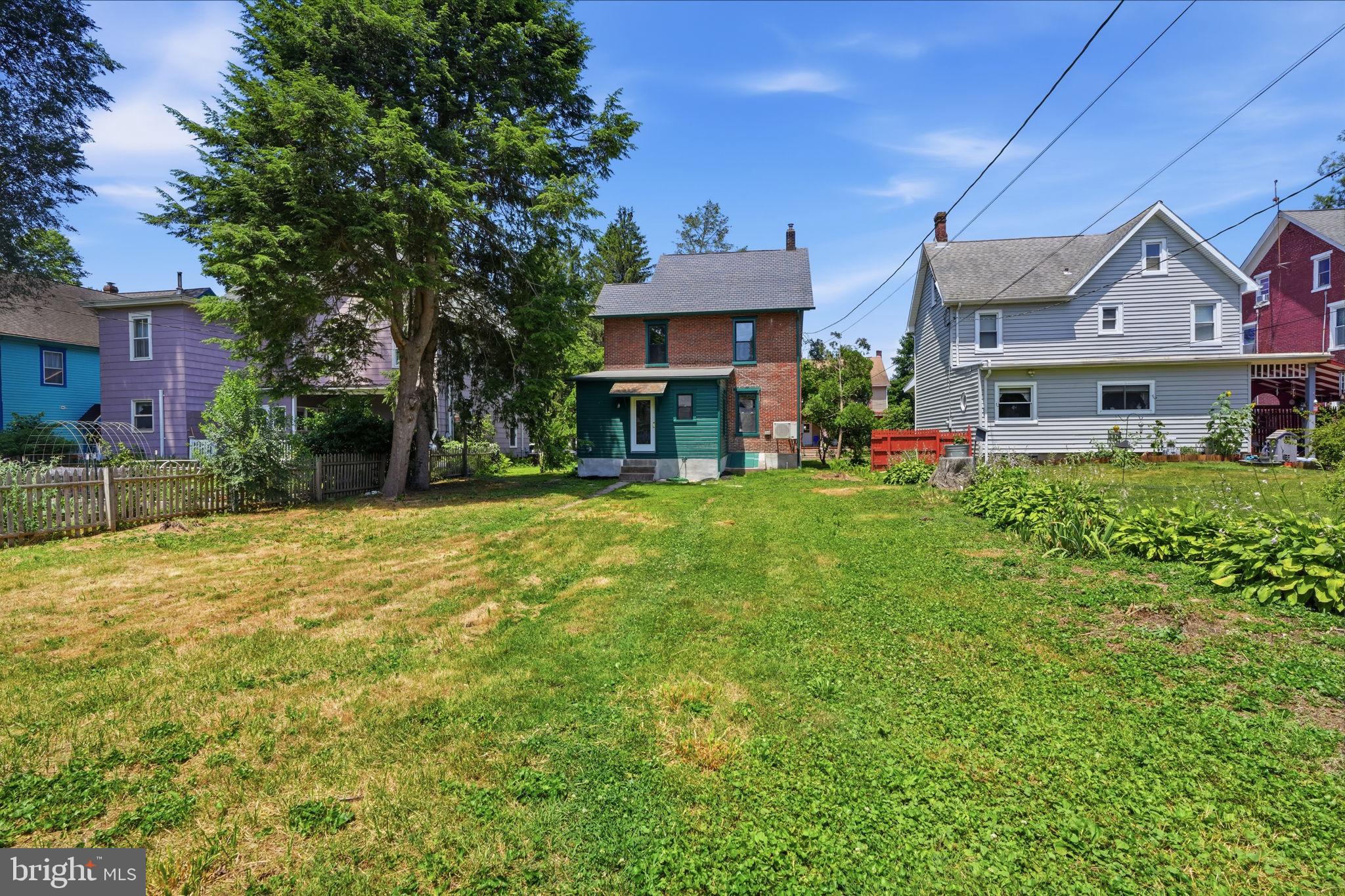 124 Cedar Road Riegelsville, PA 18077 - Photo 42 of 50 Charming homes in a lush green setting.
