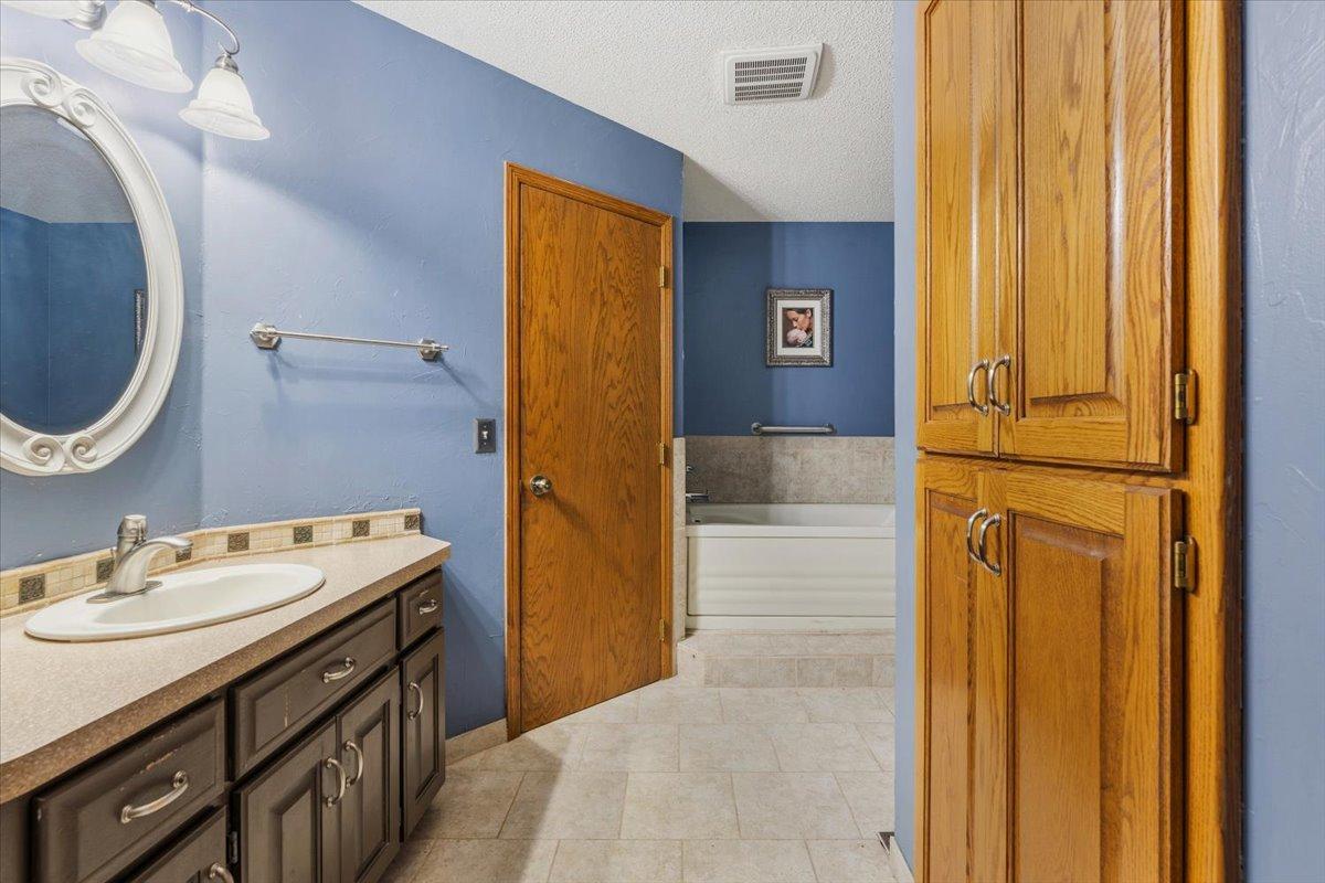 12125 Aztec Street Northwest Coon Rapids, MN 55433 - Photo 19 of 35