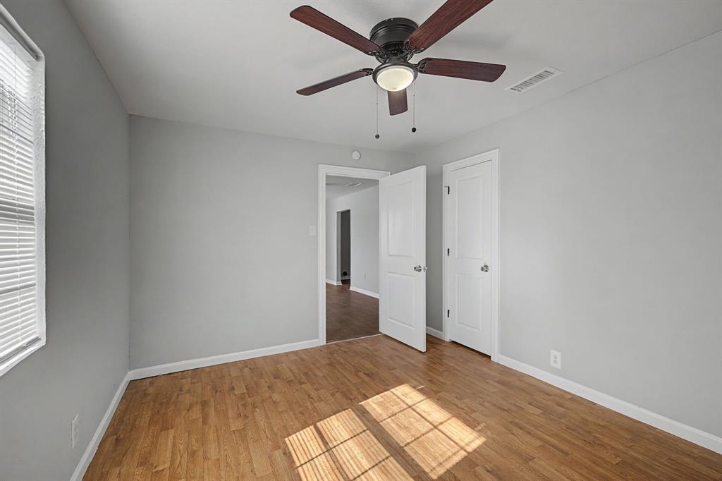 3817 Collin Street Fort Worth, TX 76119 - Photo 11 of 24