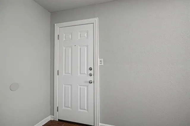 $1,250 | 3817 Collin Street, Fort Worth, TX 76119