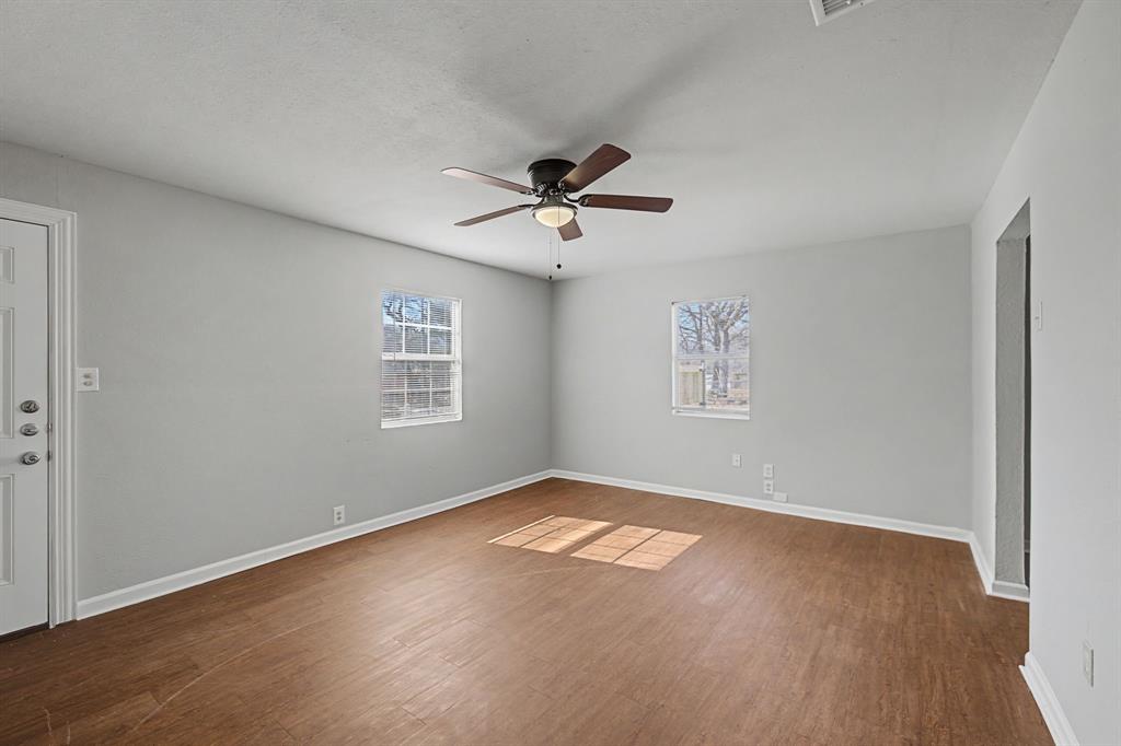 3817 Collin Street Fort Worth, TX 76119 - Photo 9 of 24