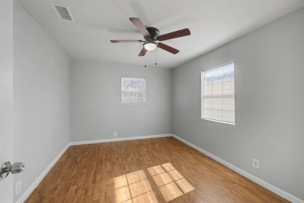 3817 Collin Street Fort Worth, TX 76119 - Photo 10 of 24