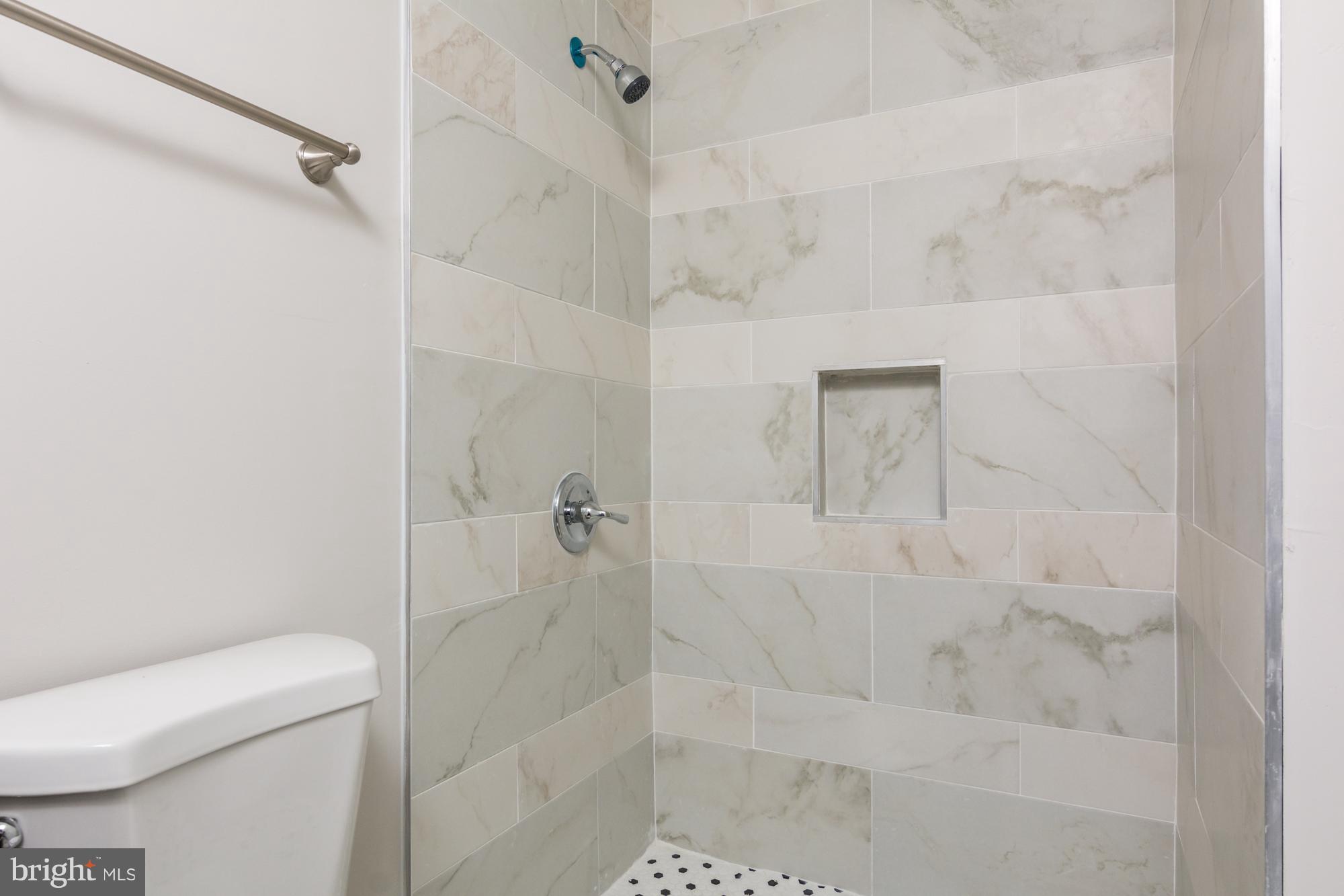 6639 St Barnabas Road Oxon Hill, MD 20745 - Photo 11 of 26 Bath