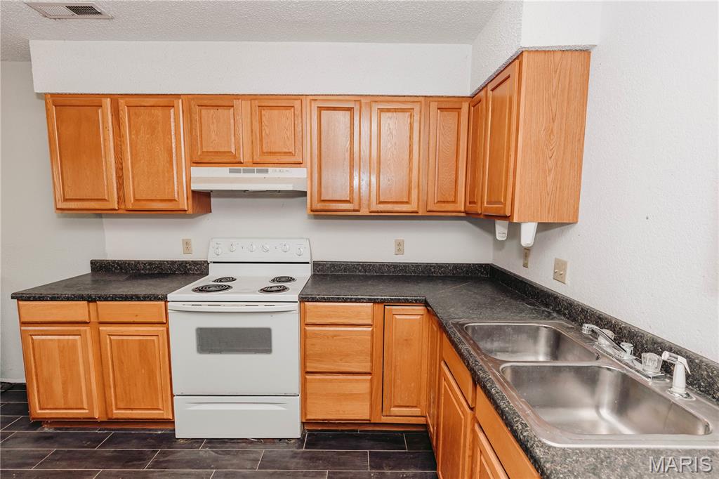 10209 Circle Road Dixon, MO 65459 - Photo 14 of 69