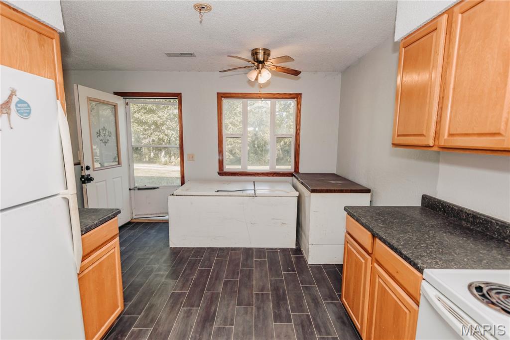 10209 Circle Road Dixon, MO 65459 - Photo 15 of 69