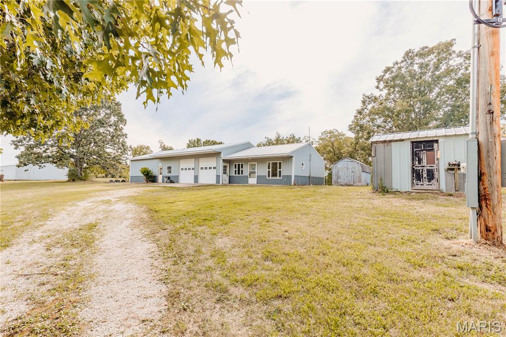 10209 Circle Road Dixon, MO 65459 - Photo 3 of 69