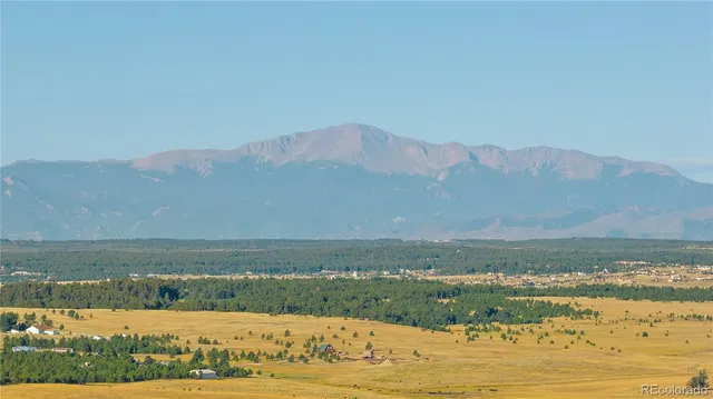 a view of an ocean view