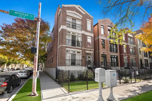 $339,900 | 3301 South Michigan Avenue, Unit 3, Chicago, IL 60616