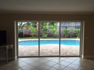 522 Dover Road Tequesta, FL 33469 - Photo 4 of 7 DOVER LIVING ROOM