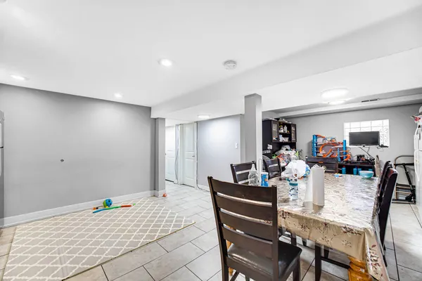$2,000 | 4833 North Ridgeway Avenue, Unit G, Chicago, IL 60625