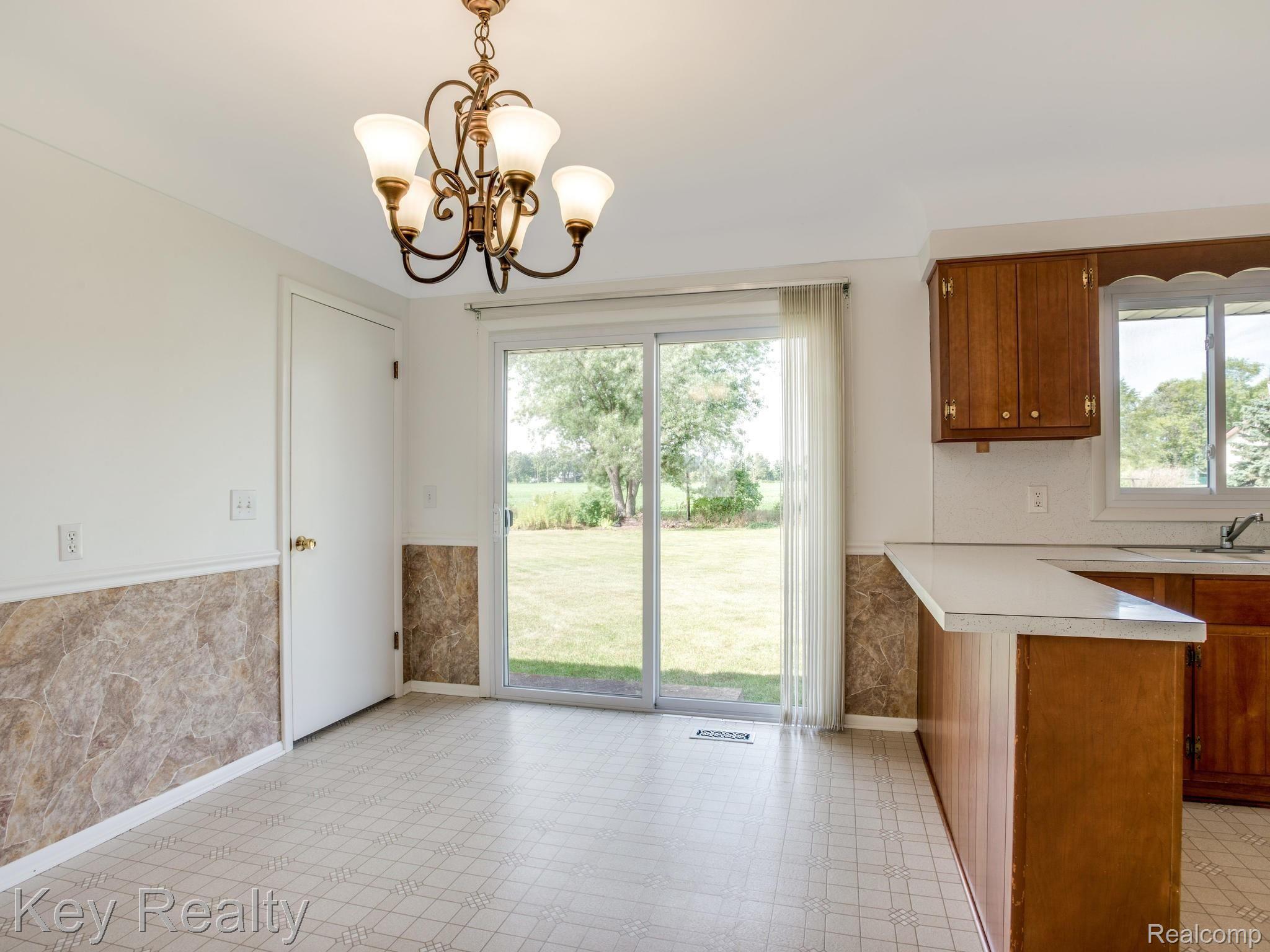 8040 Duffield Road Gaines, MI 48436 - Photo 10 of 25 Dining