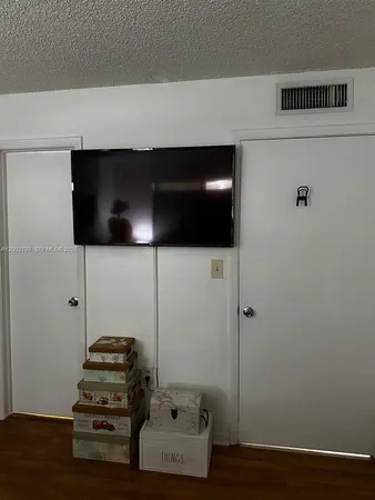 $1,900 | 7220 Northwest 179th Street, Unit 111, Hialeah, FL 33015